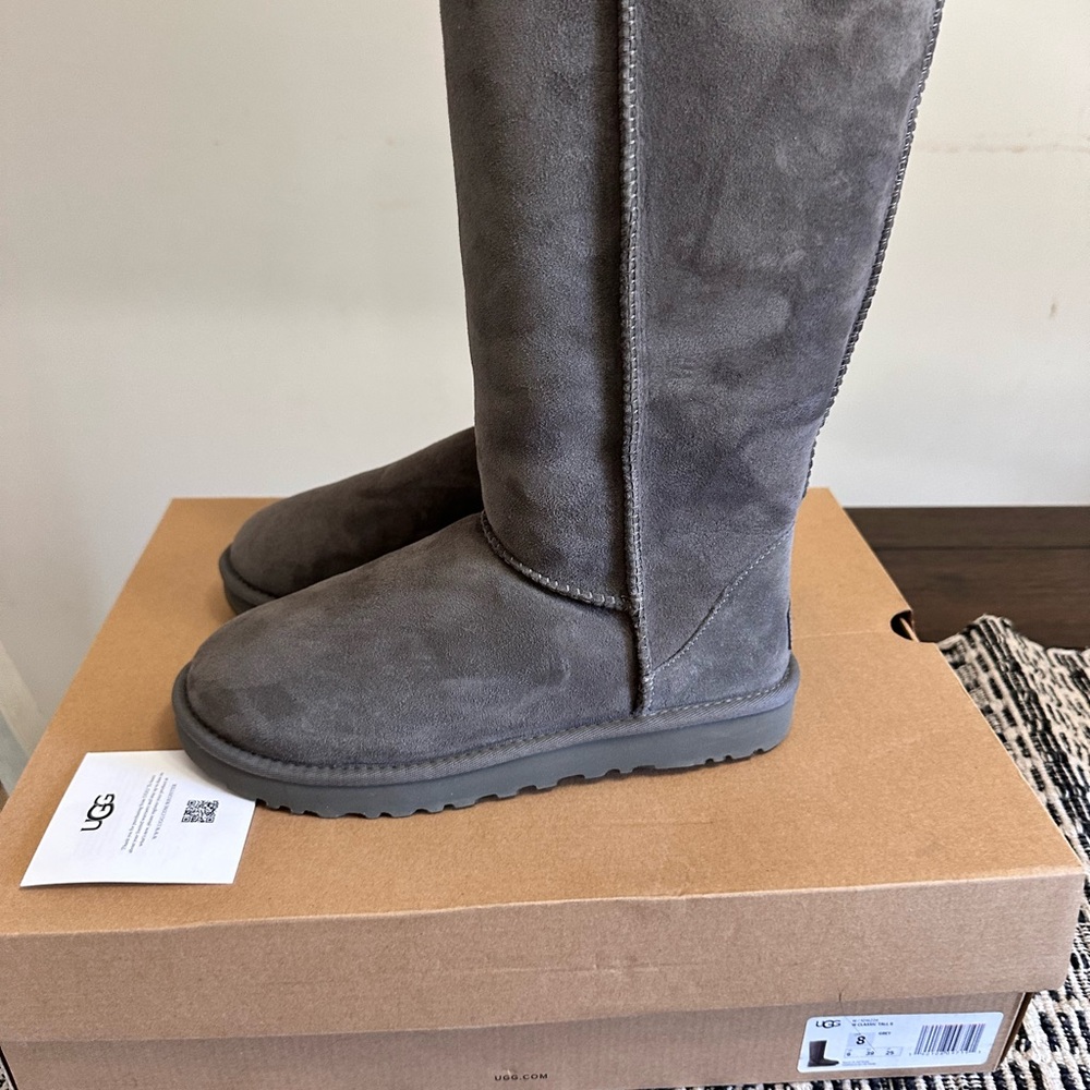 UGG classic tall grey